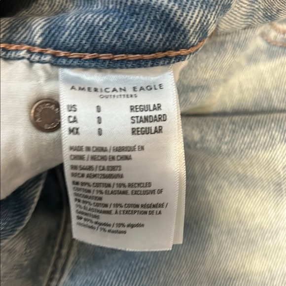 American Eagle Light Blue Jeans - Picture 2 of 3